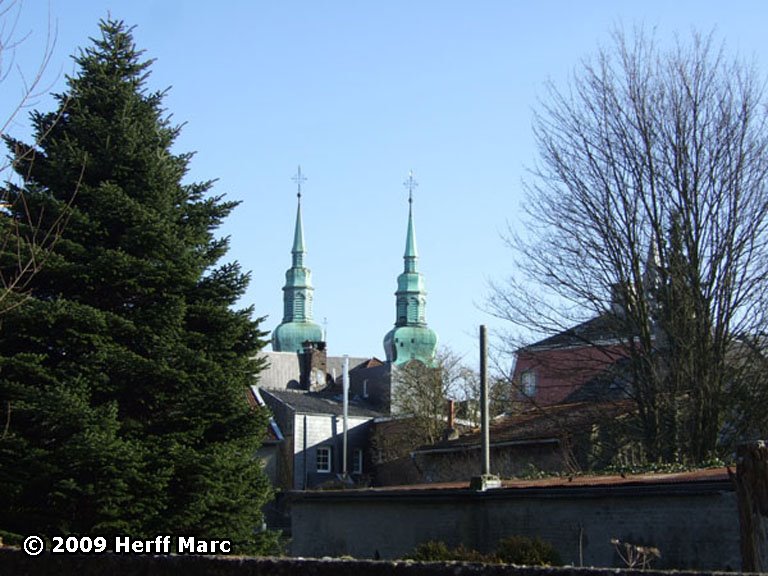 Blick zur Sankt-Nikolaus-Kirche aus dem Park Klinkeshöfchen by BossEupen