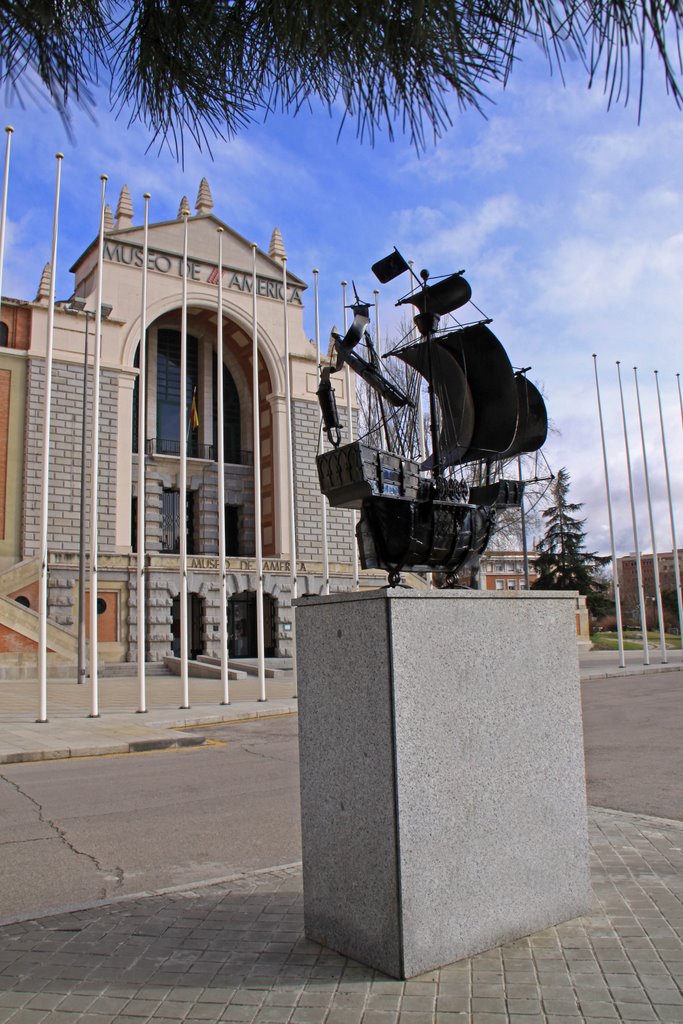 Museo de América y Carabela by papayo polar