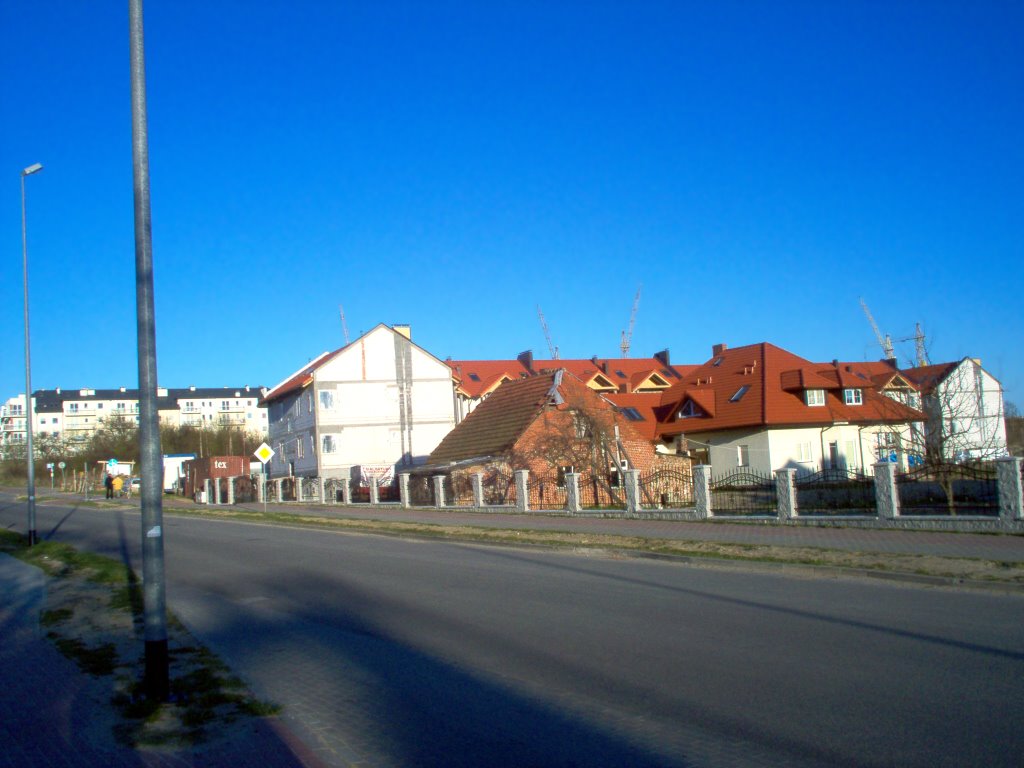 Myśliwska Street - the Old and the New by Eonir