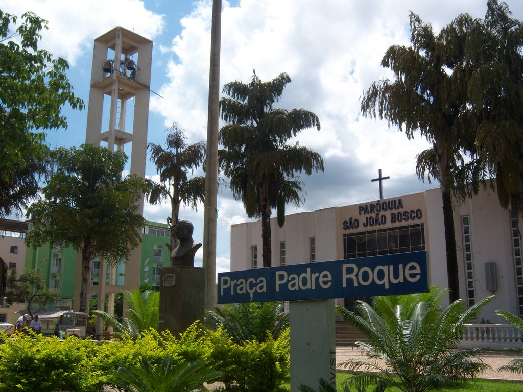 Praça Padre Roque by Ray Fernandes