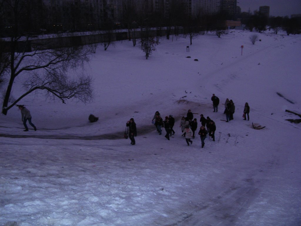 Горка возле станции метро Пионерская by Lutchenkov Serg