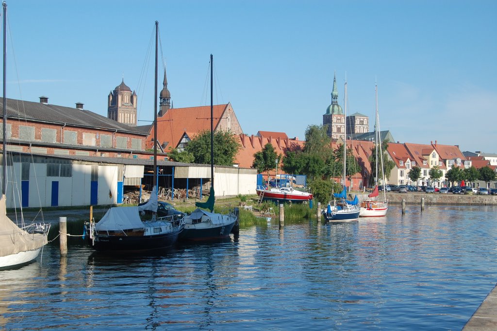 Strahlsund Hafen by re.loeh