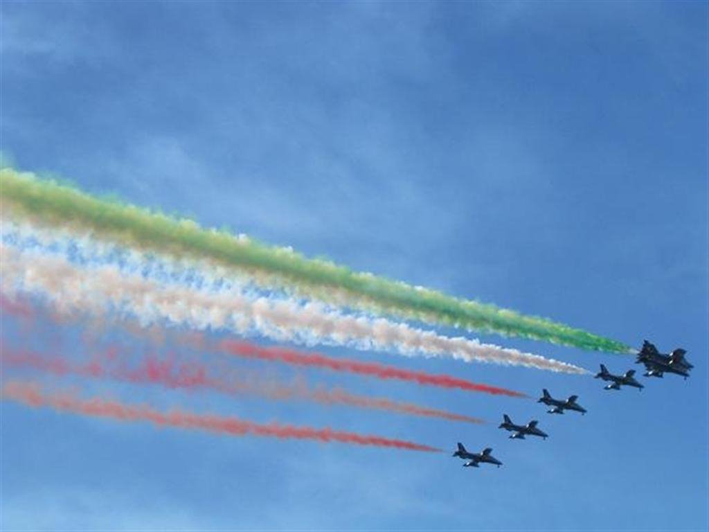 Flugshow auf Ischia (Frecce Tricolori) by Peter Fischer