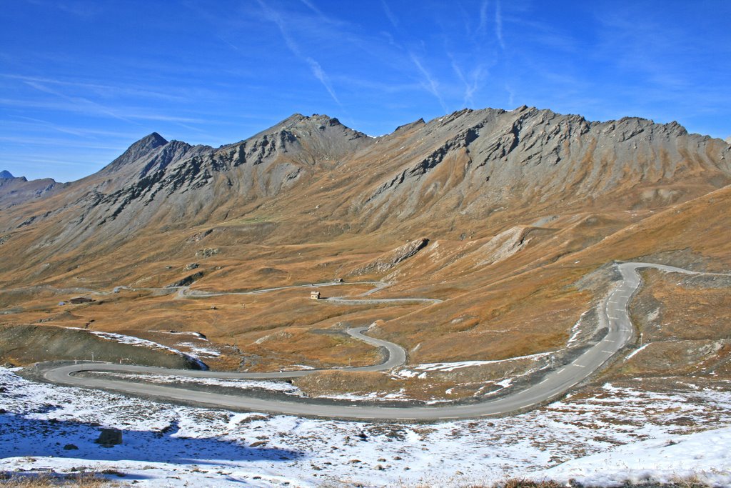 La route du col Agnel, côté Français by François Madic