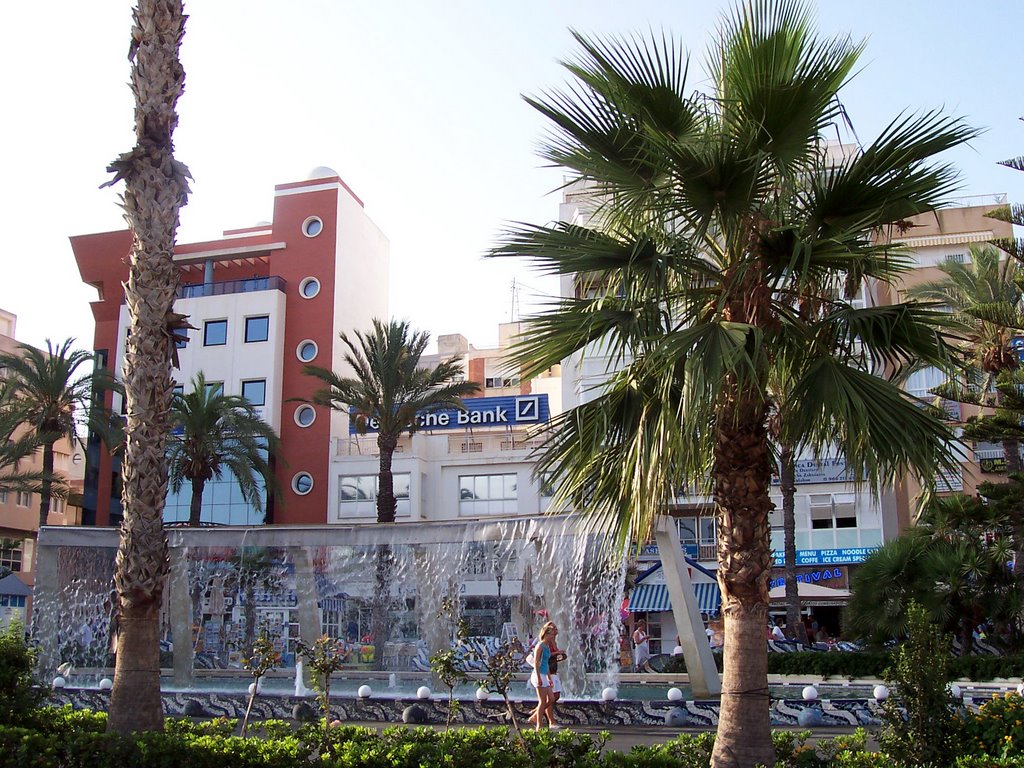 Torrevieja Waterfall by Bolagraphy