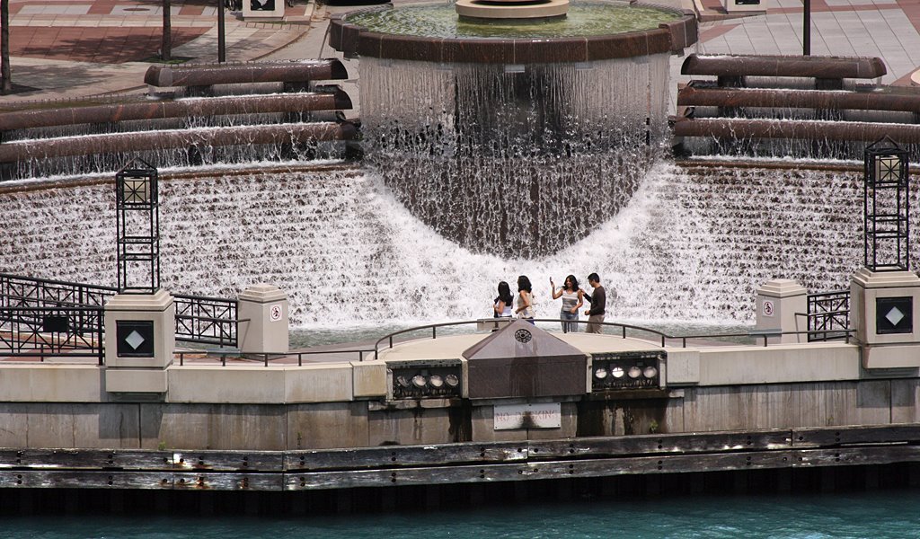 Chicago River, Downtown by Alexander Perez