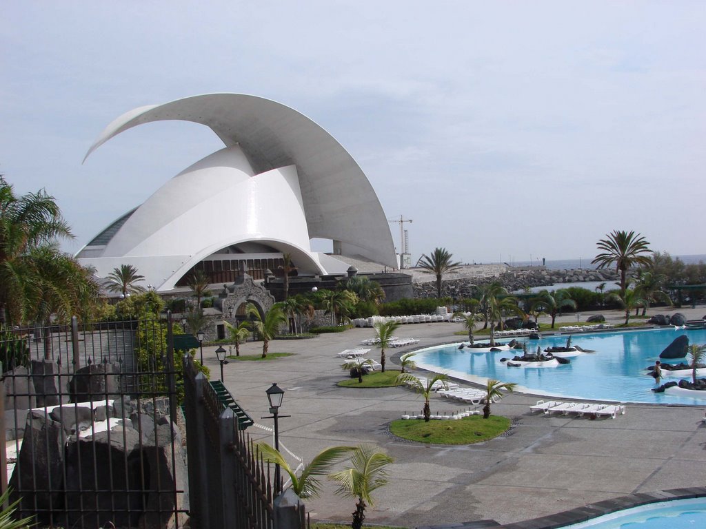 Auditorio de Santa Cruz by Christof Verboven