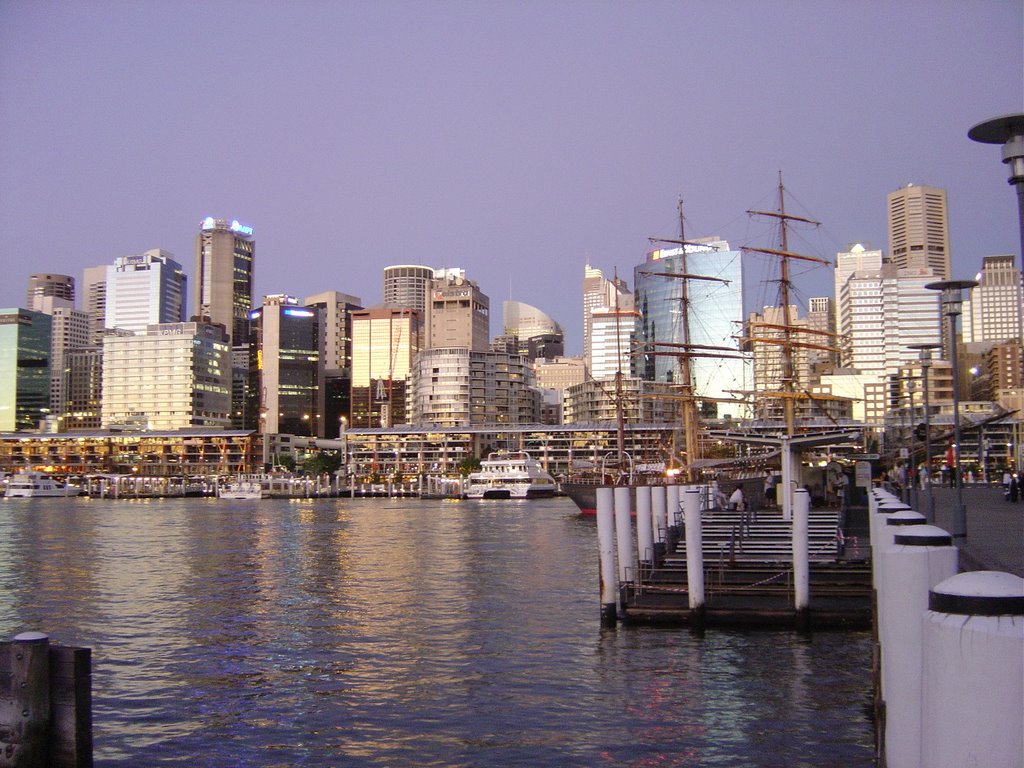 Darling Harbour by Volker Kauw