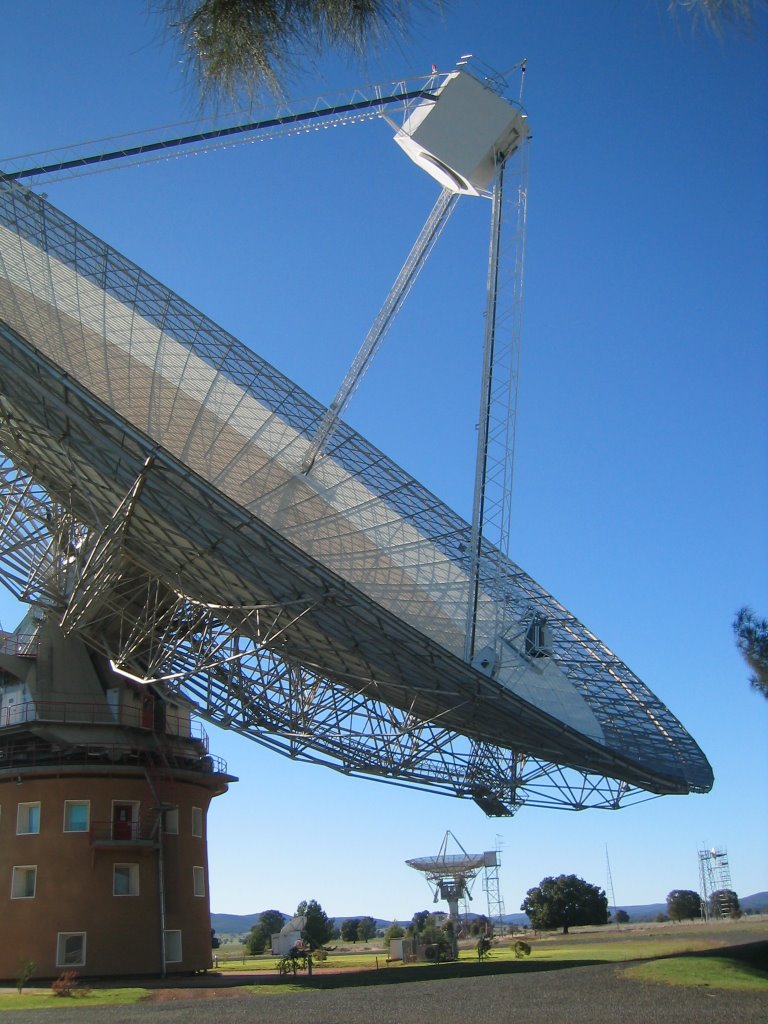 Parkes Telescope by agshdyrhf