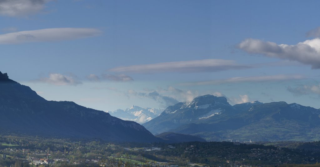 Les alpes vues de la biolle bauges, chartreuse belledonne by Romain Forestier