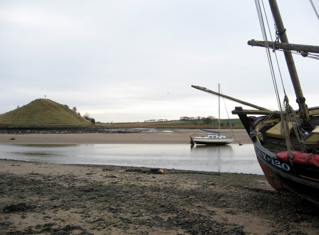 Alnmouth low tide boats Feb 09 (PS) by szoltysek