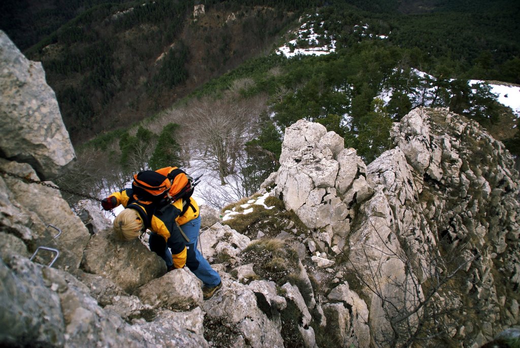 Desgrimpant el cim del Bassegoda by Jordi Cruells Ros