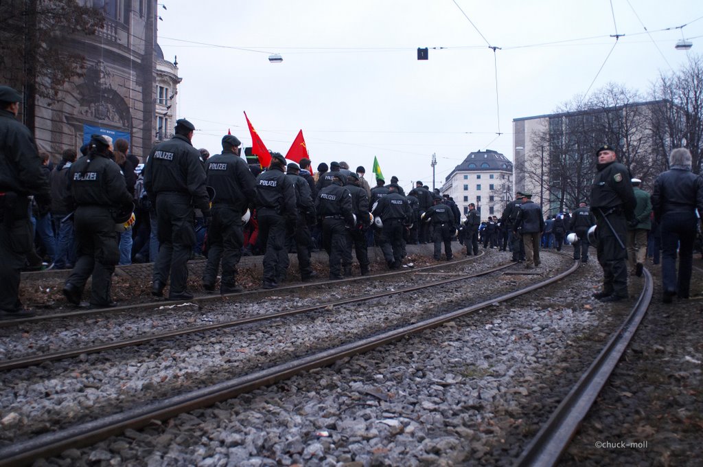 Proteste gegen die NATO-Kriegskonferenz in München 2009 by ©chuck-moll