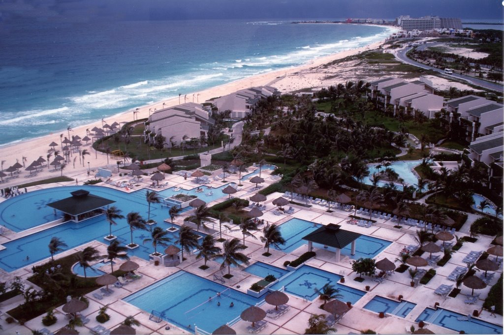 Cancun - piscine (pools) by pandeo