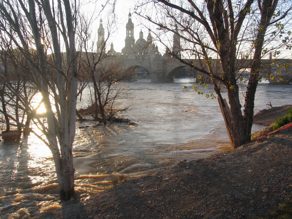 Zaragoza. El Ebro. ¡Agua va! by J Ramón Blasco Ferná…