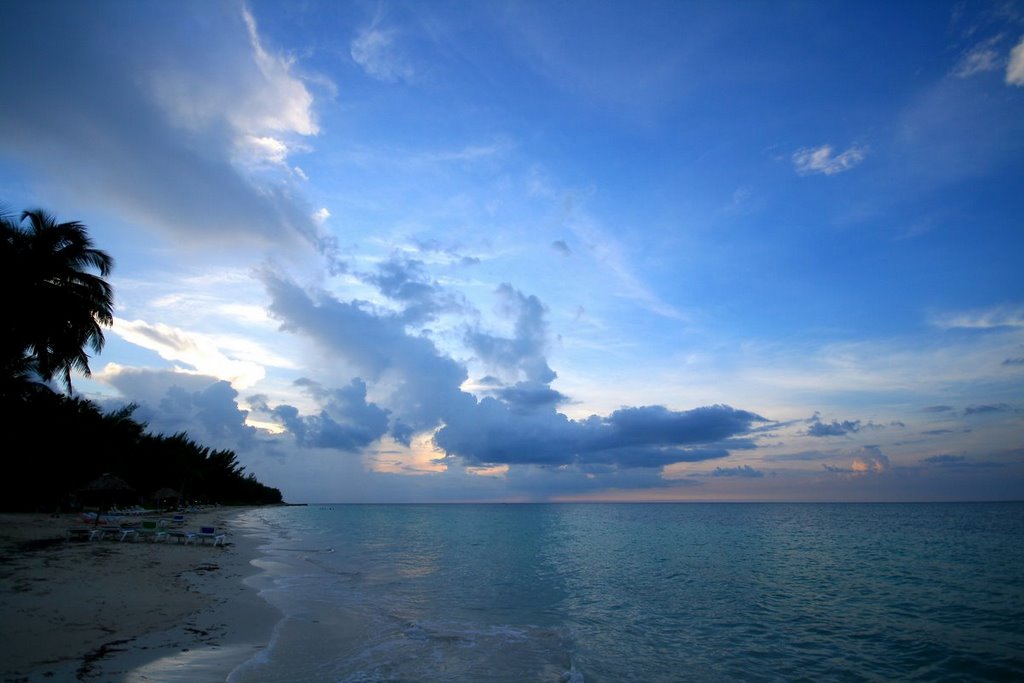 Unnamed Road, Palma Rubia, Cuba by Richard Turner