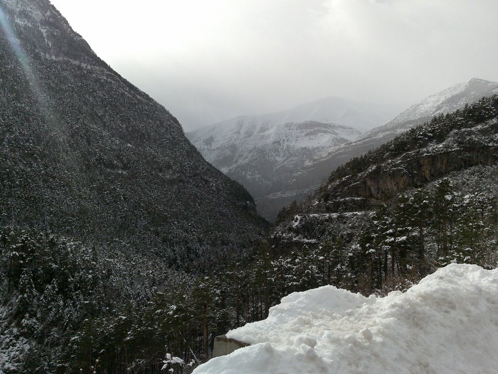 Acceso a Ordesa. Huesca. by Rafael Gutiérrez