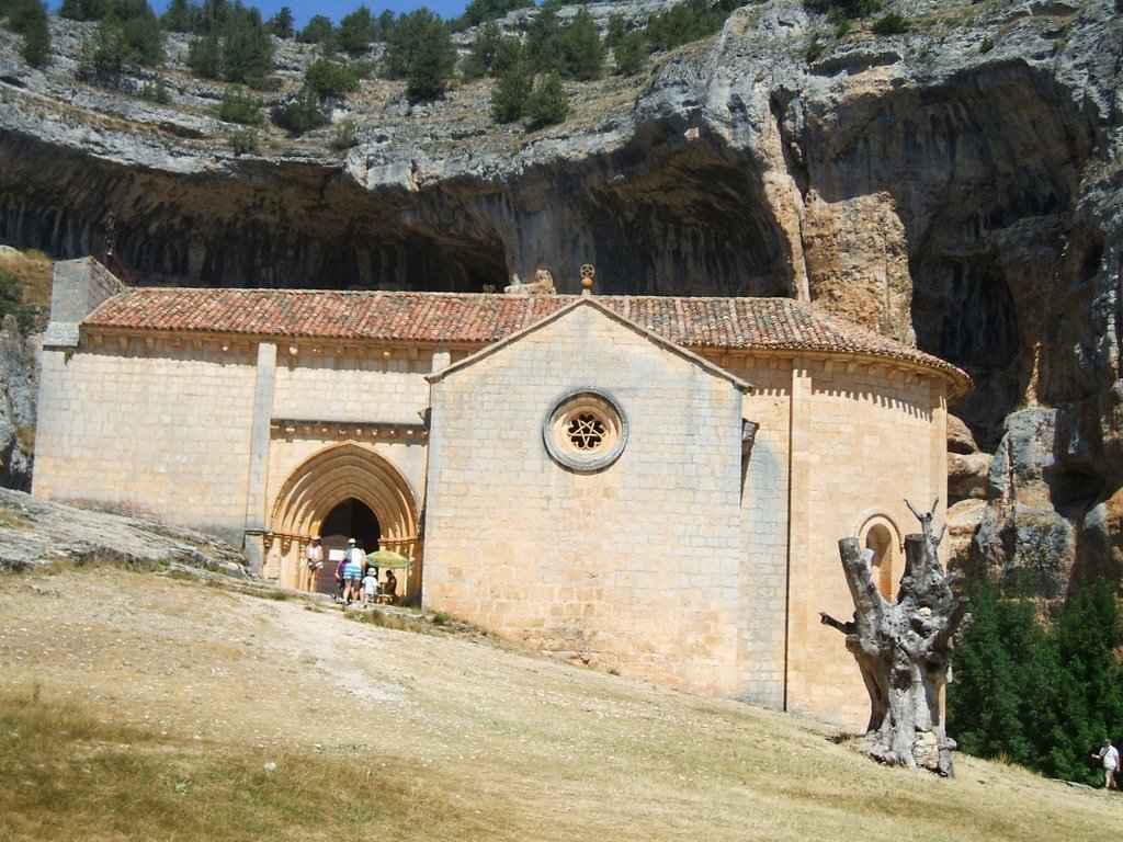 Ermita san bartolome by Daniel Matias