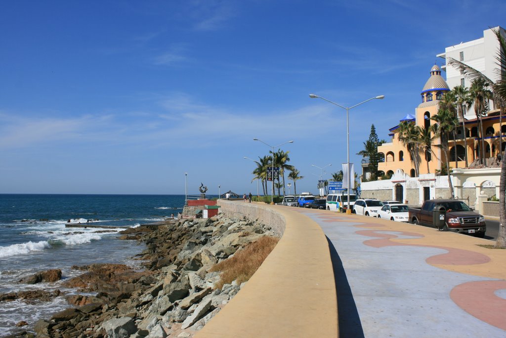 Malecon by saxxon