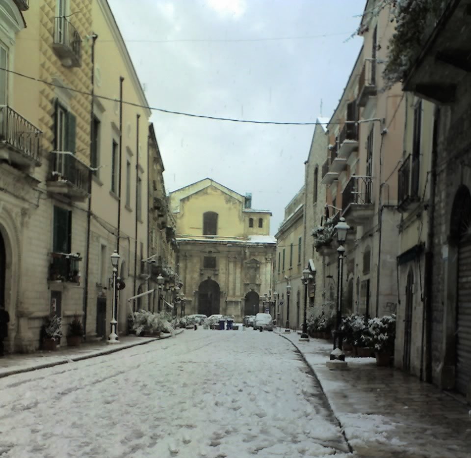 15-12-2007 10:31 - Via Nazareth. Barletta by Nicola Dellaquila