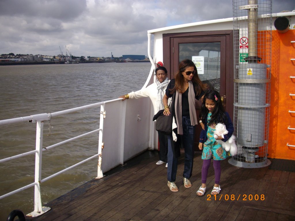 Crossing Thames at Gravesend by devanam priya