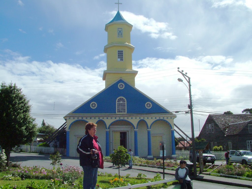 Iglesia Chonchi by josemiguel lillo