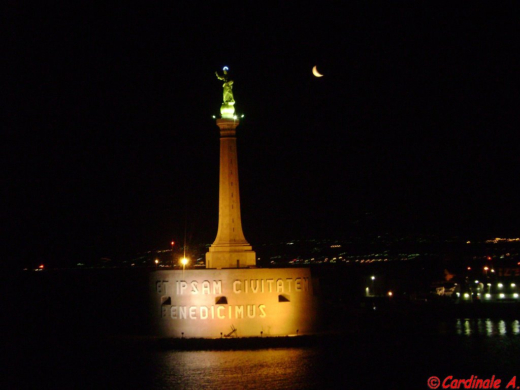 LUNA ROSSA DIETRO LA STATUA by © Cardinale A.