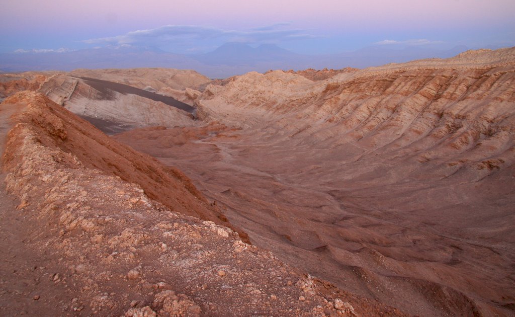 Valle de la Luna after sunset by Huw Lewis