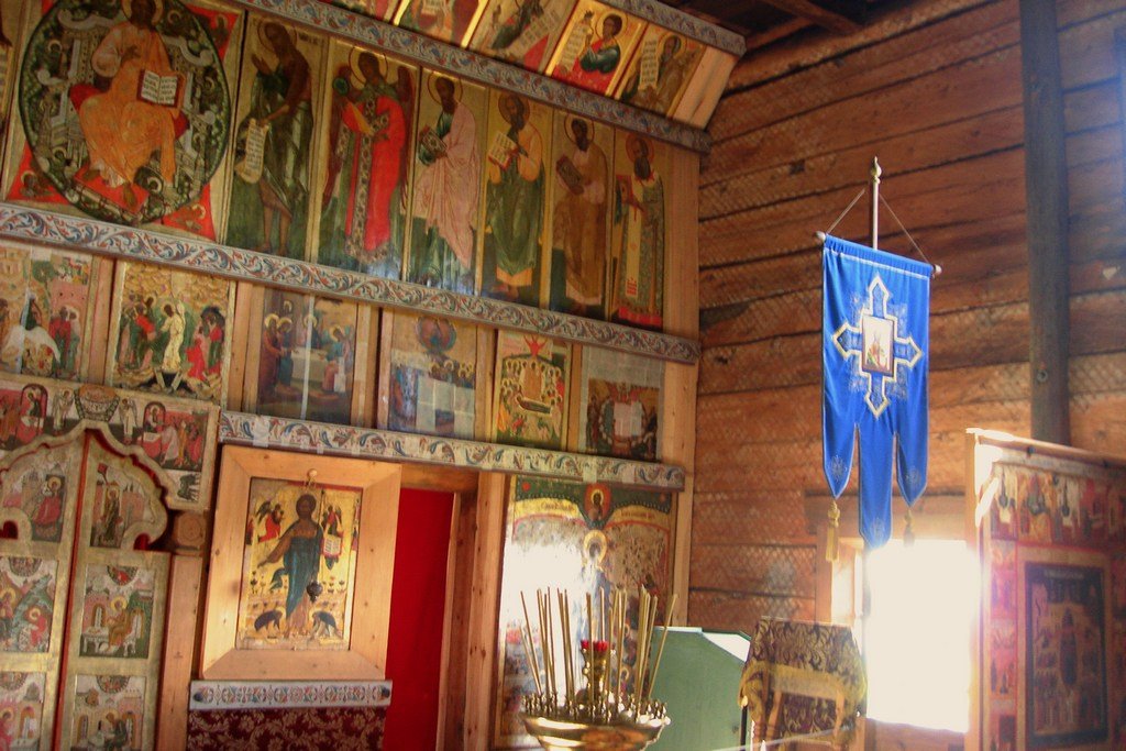 Внутреннее убранство Успенской церкви / Internal interior of Uspensky church by Valerik