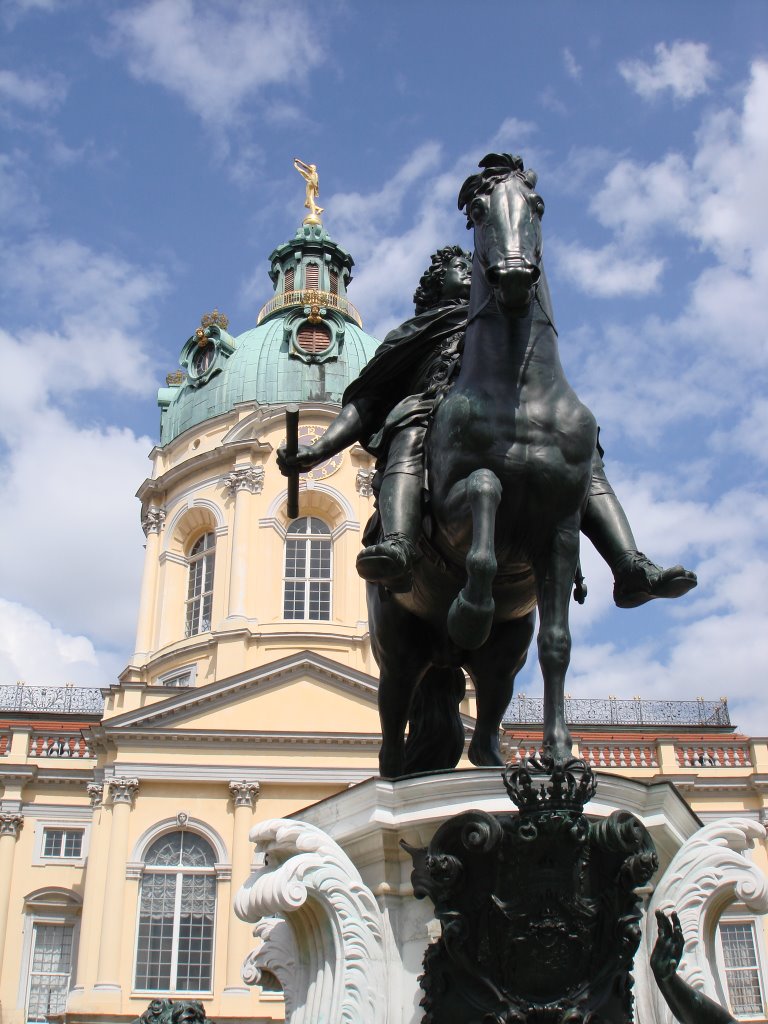 Schloss Charlottenburg by Ariel Popovsky