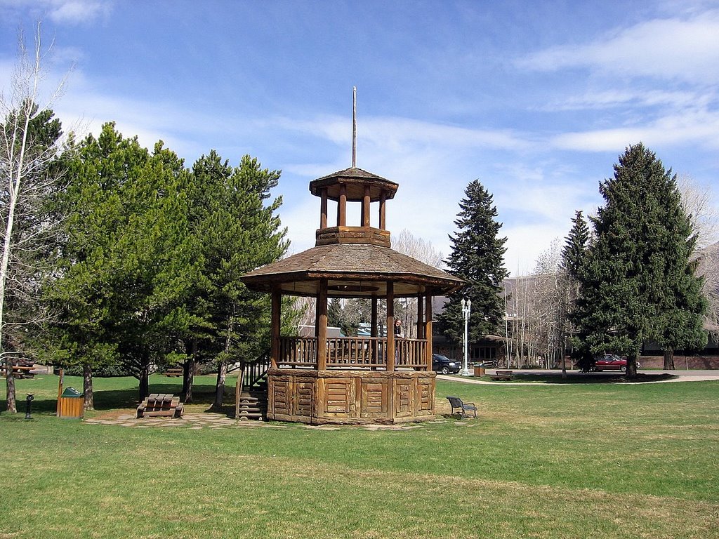 The Gazebo at Poepke Park by ralphyde