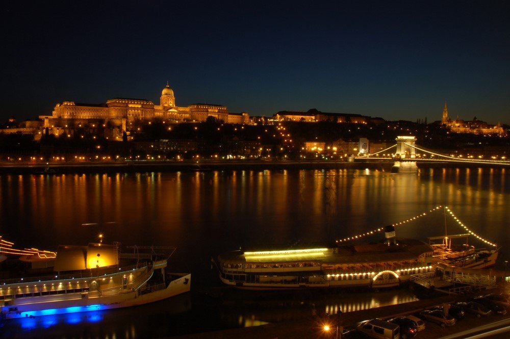 Budapest by night by sadde1