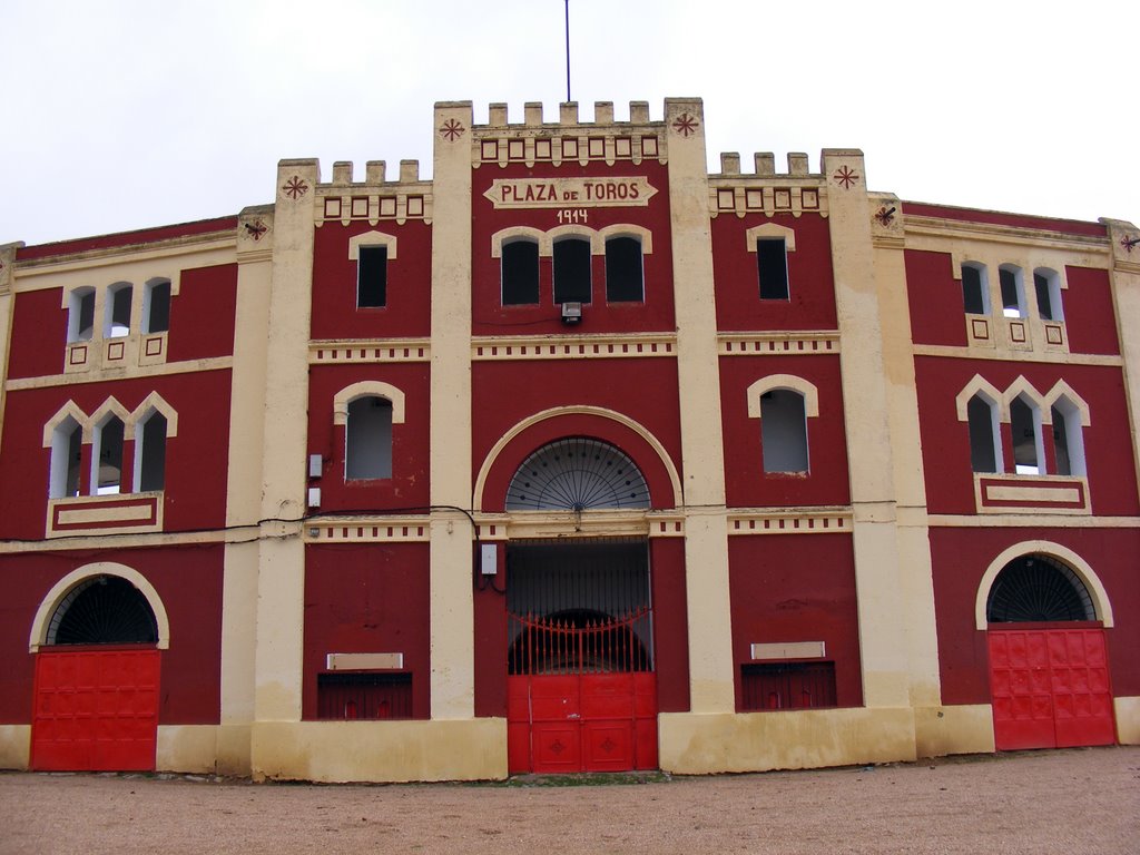 Plaza de Toros by halvertoh