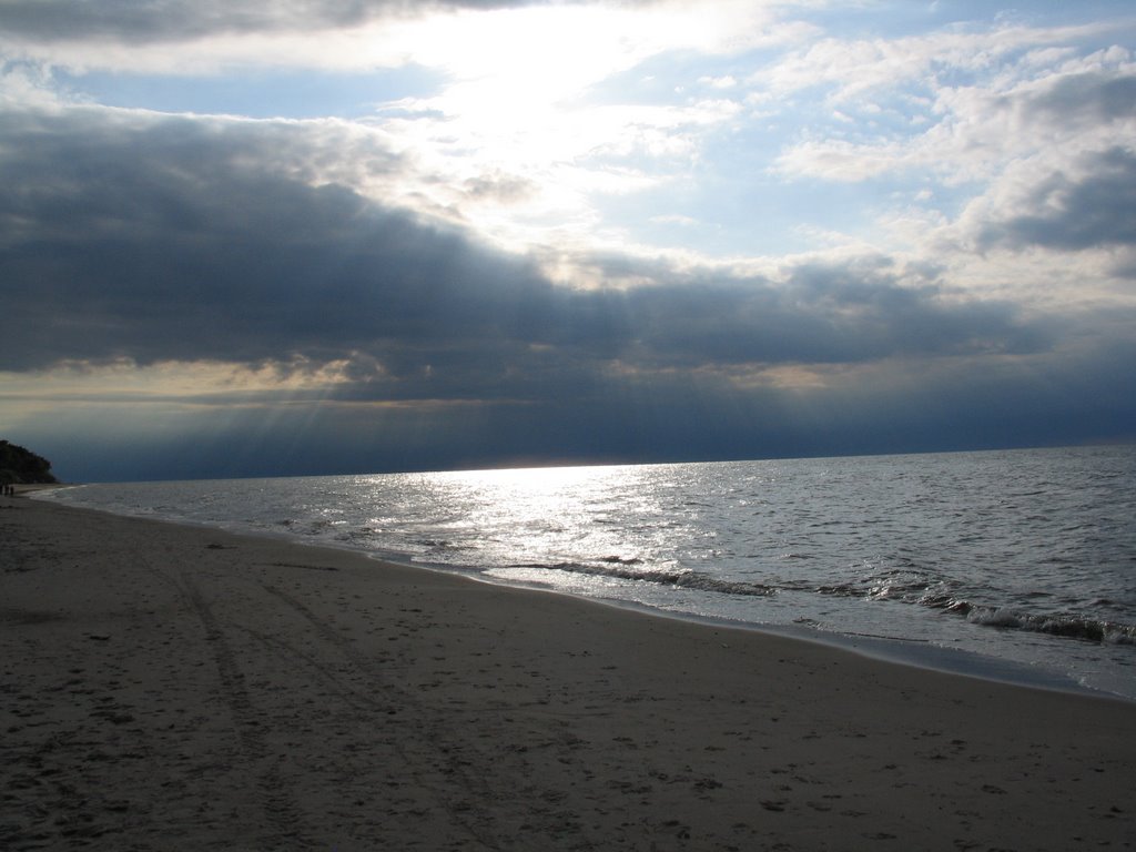 Clouds at Łukęcin (Poland) by tomash.p