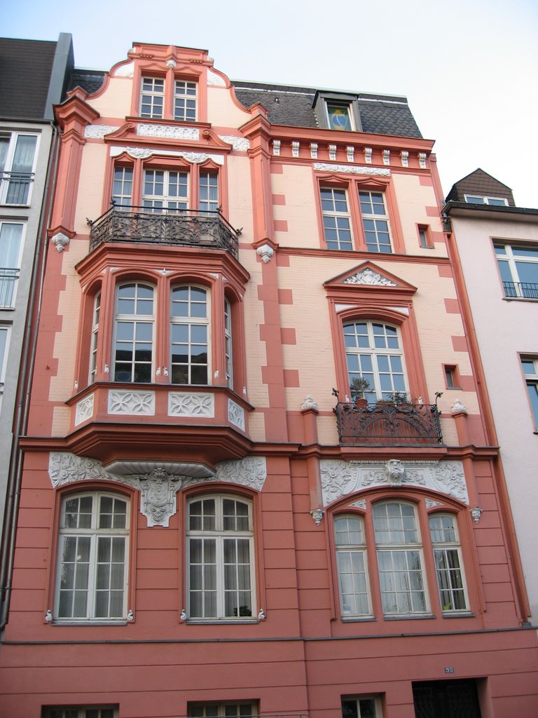 Altbau i Zentrum Aachens, 2009 by Thomas Koch