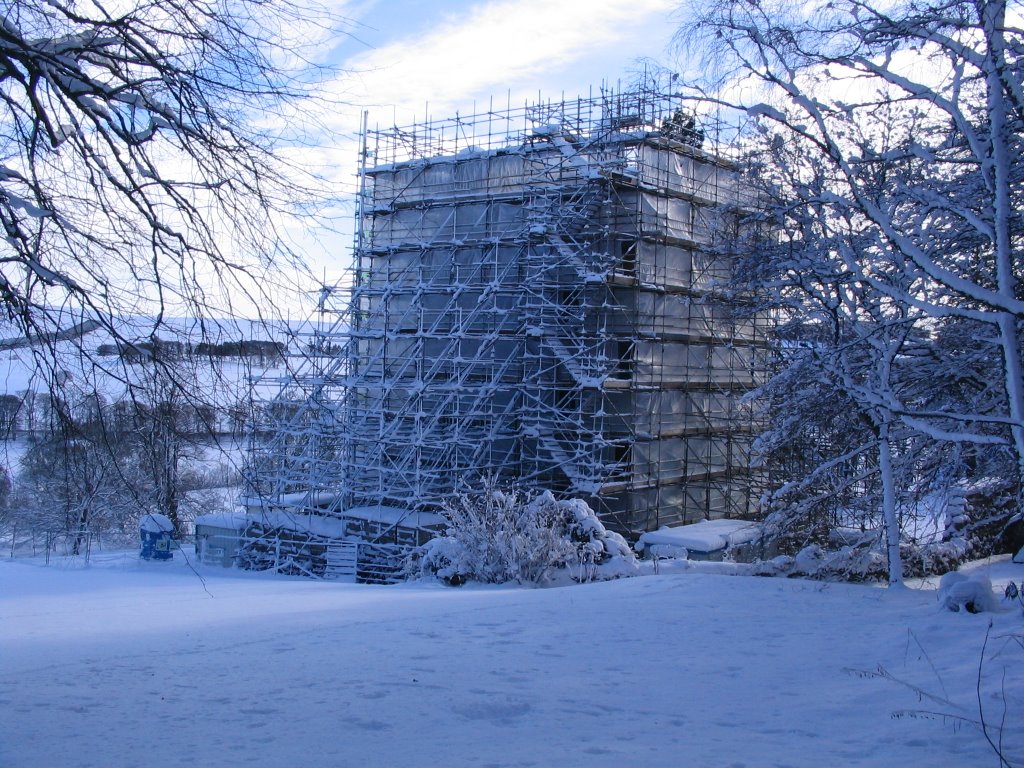 Wrapped in hessian and snow by Wightmum