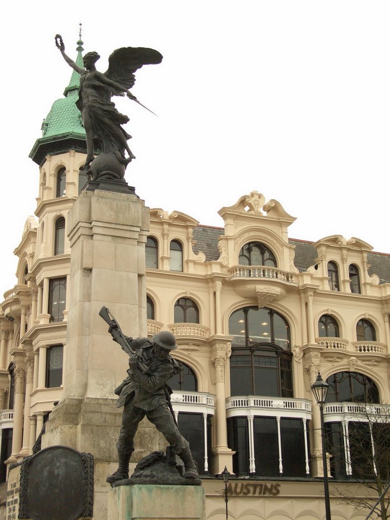 Memorial Statue @ Diamond by Bolagraphy