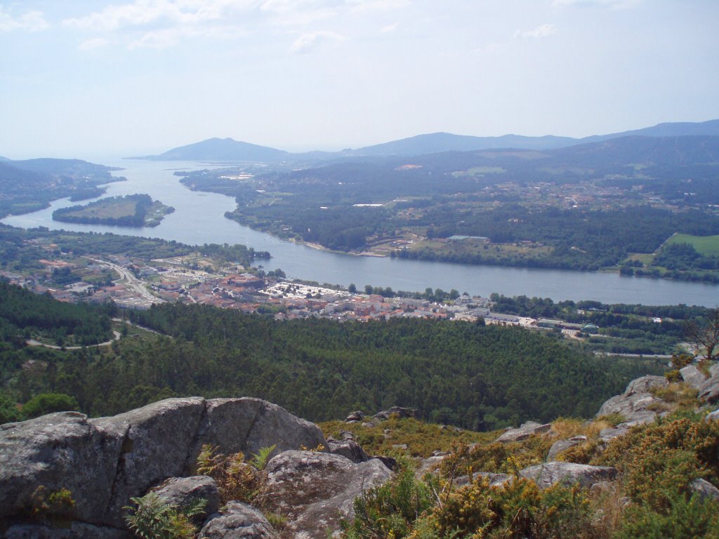 Rio Minho e Vila Nova de Cerveira by Eduardo Cerqueira