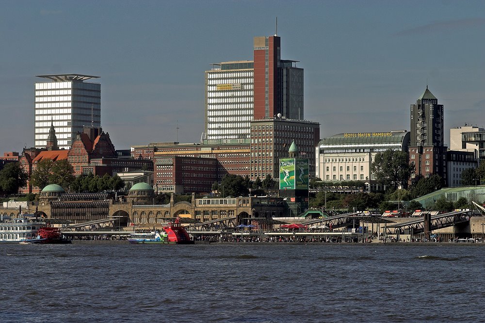 Hotels am Hafen by Peter Freimann