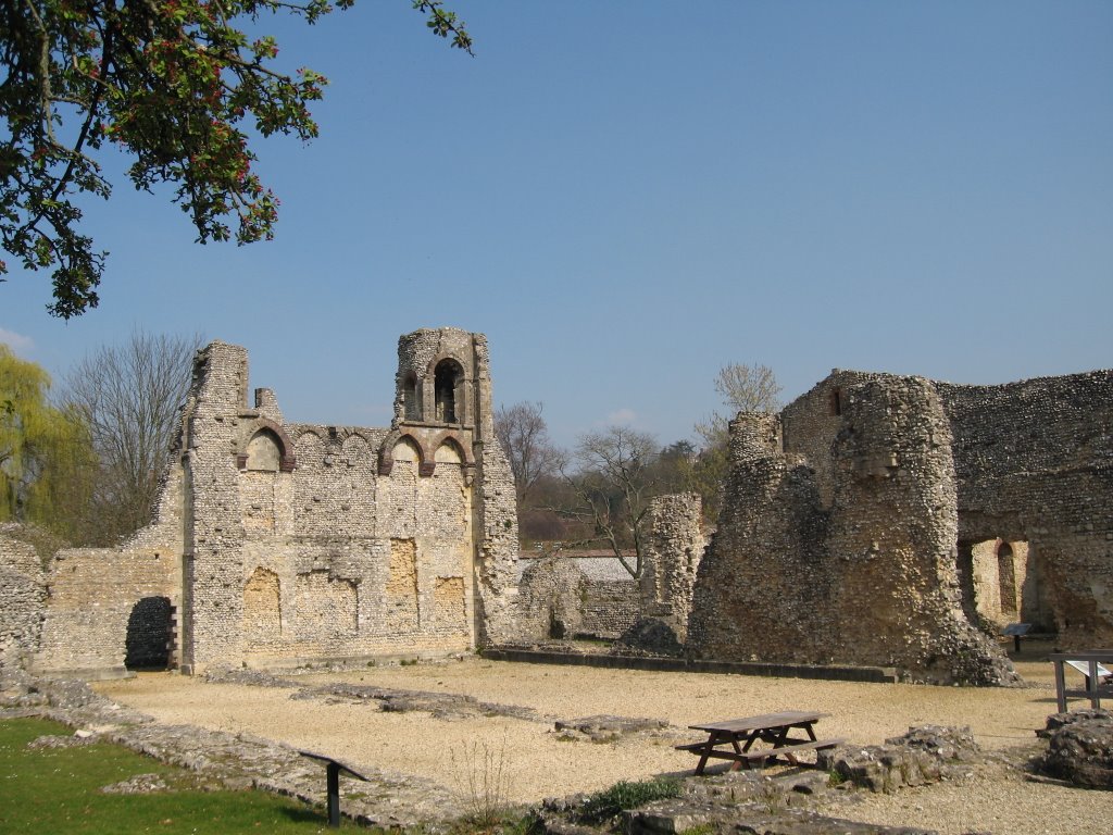 Wolvesey Catle ruins, Winchester, Hampshire, UK 2007 by Vad-ak