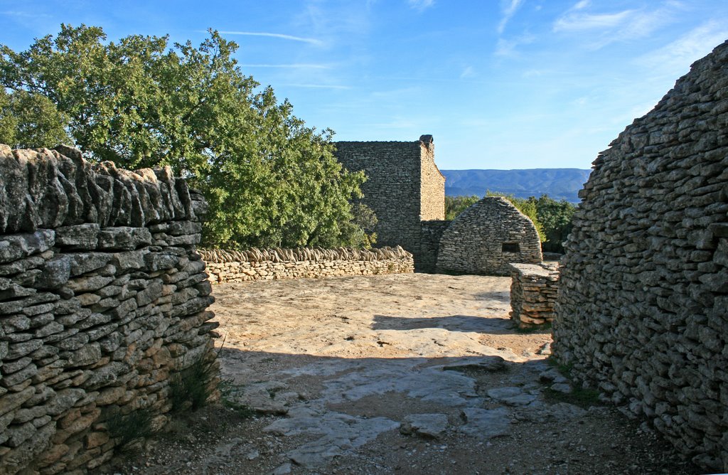 Le viilage des Bories by f.  madic