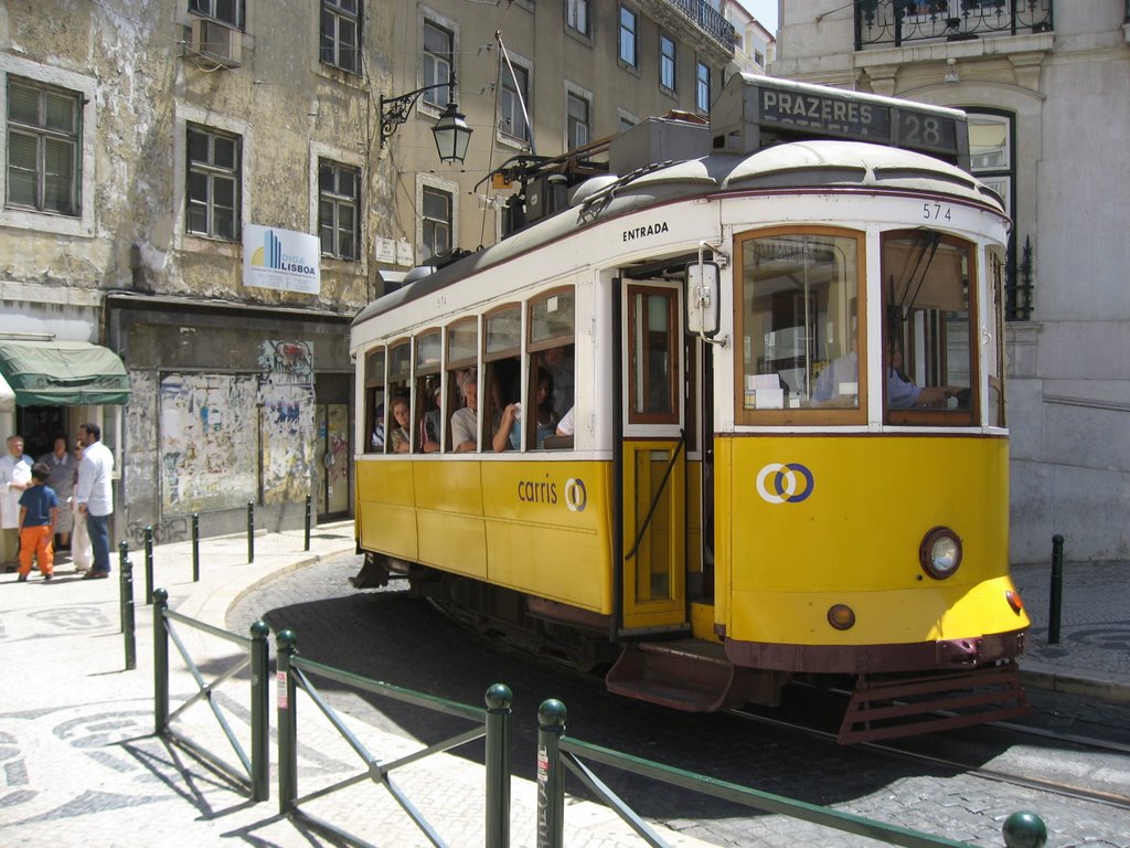 Tram Nr.28 in Lisbon by sindri