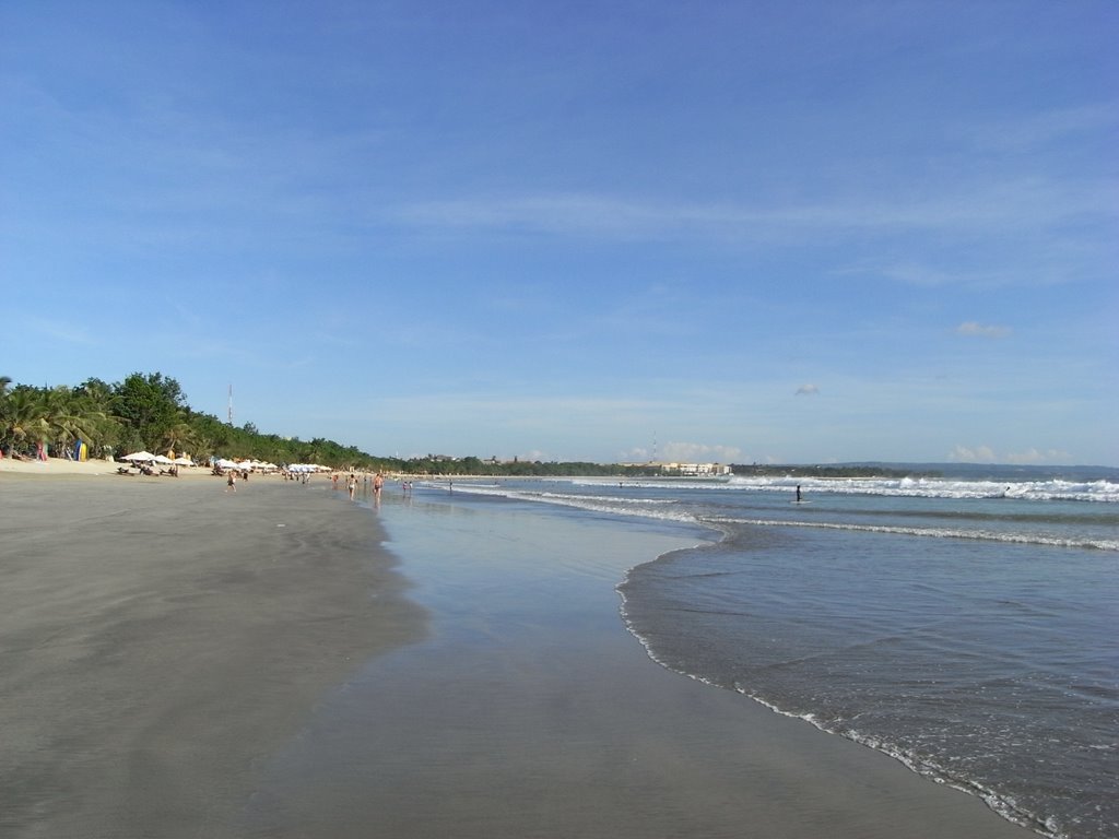 Kuta Beach by Avenue