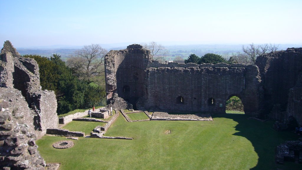 Castell Gwyn (White Castle) by LukaszP