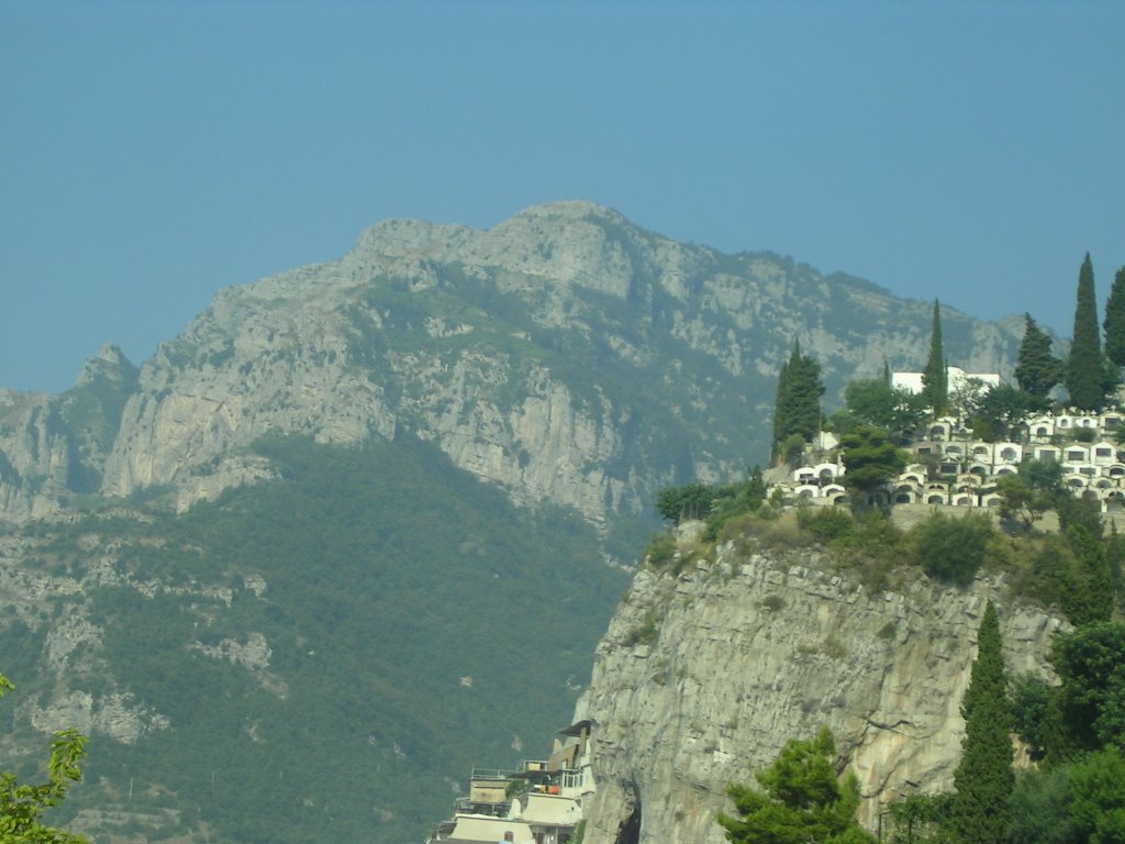 Positano cemetery by István Sréter