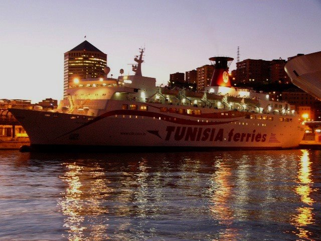 Genova Porto - Tunisia Ferries by ilnani