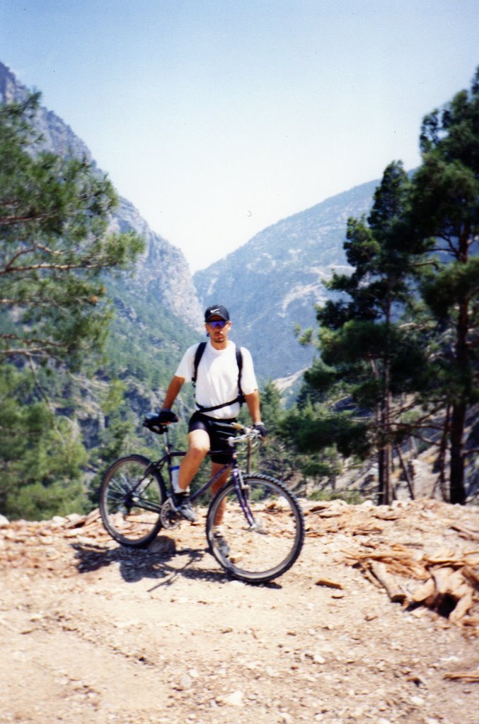 Belemedik'te mountainbiker 1999 by maceraperestyasar