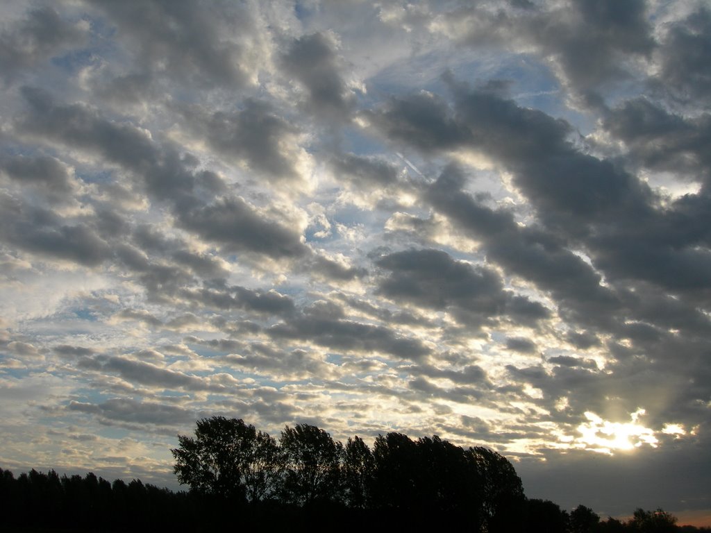 Wolken boven de Lek by Dennis van den Heuve…