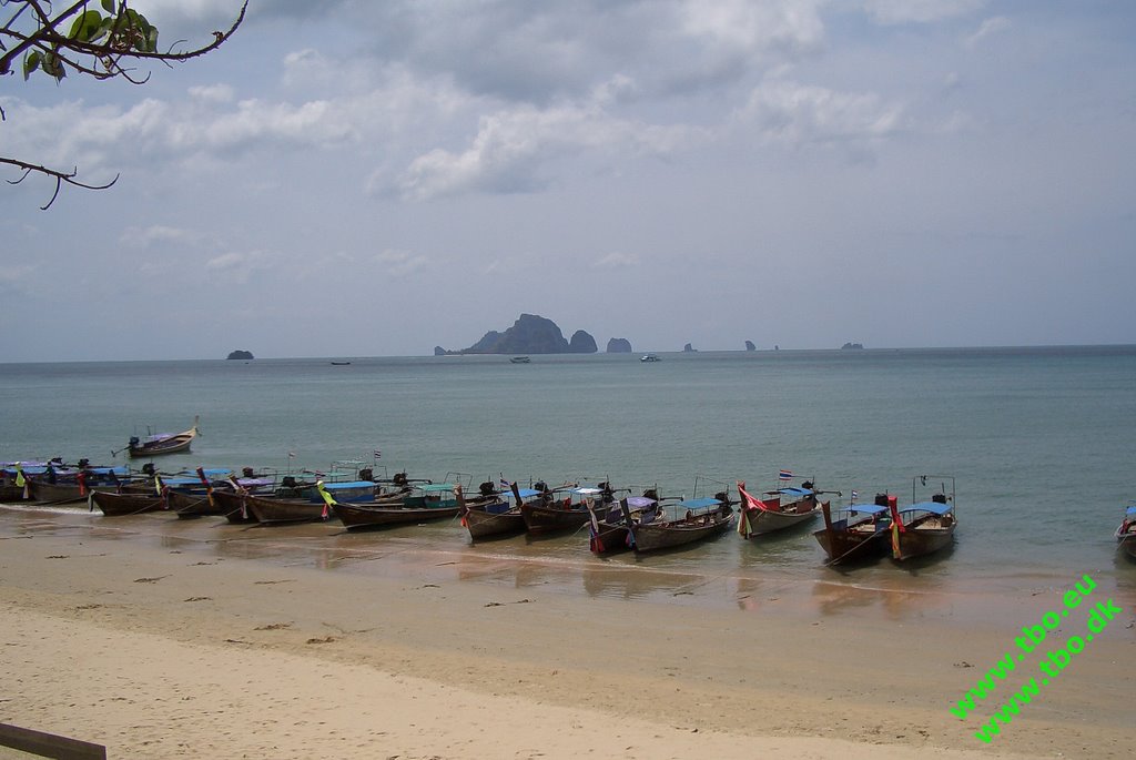 View to Poda and Chicken Island by tbo.dk