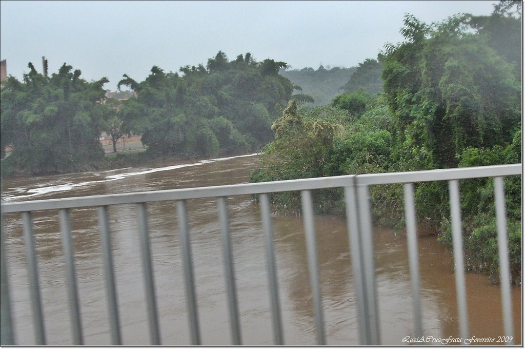 Ponte dos Pescadores, sobre o Rio Tietê em Salto-SP by LuziACruzFrata